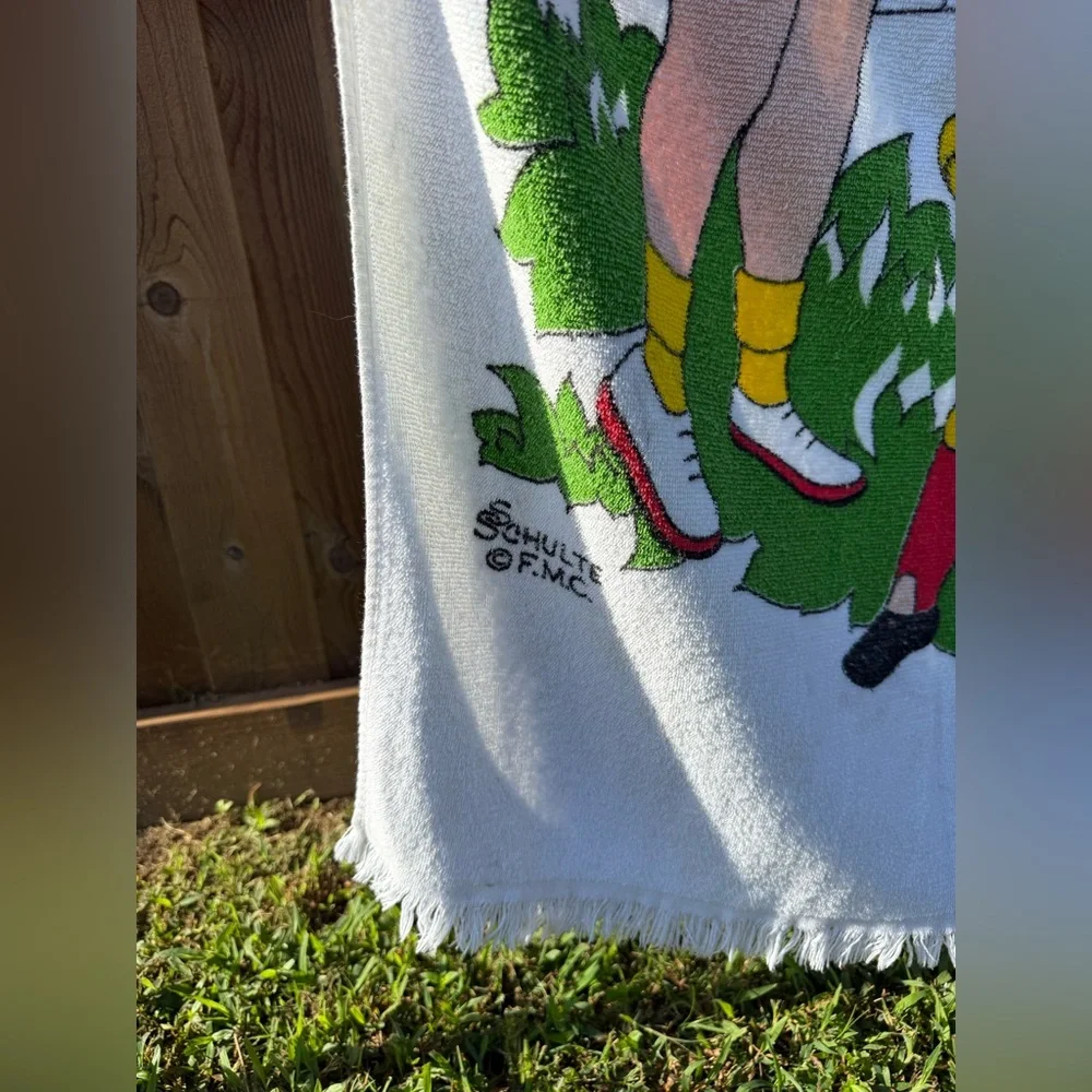 VTG 50's 60's Graphic Novelty Beach Towel Summer Sun Sports  54